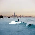 Surfers International Apartments