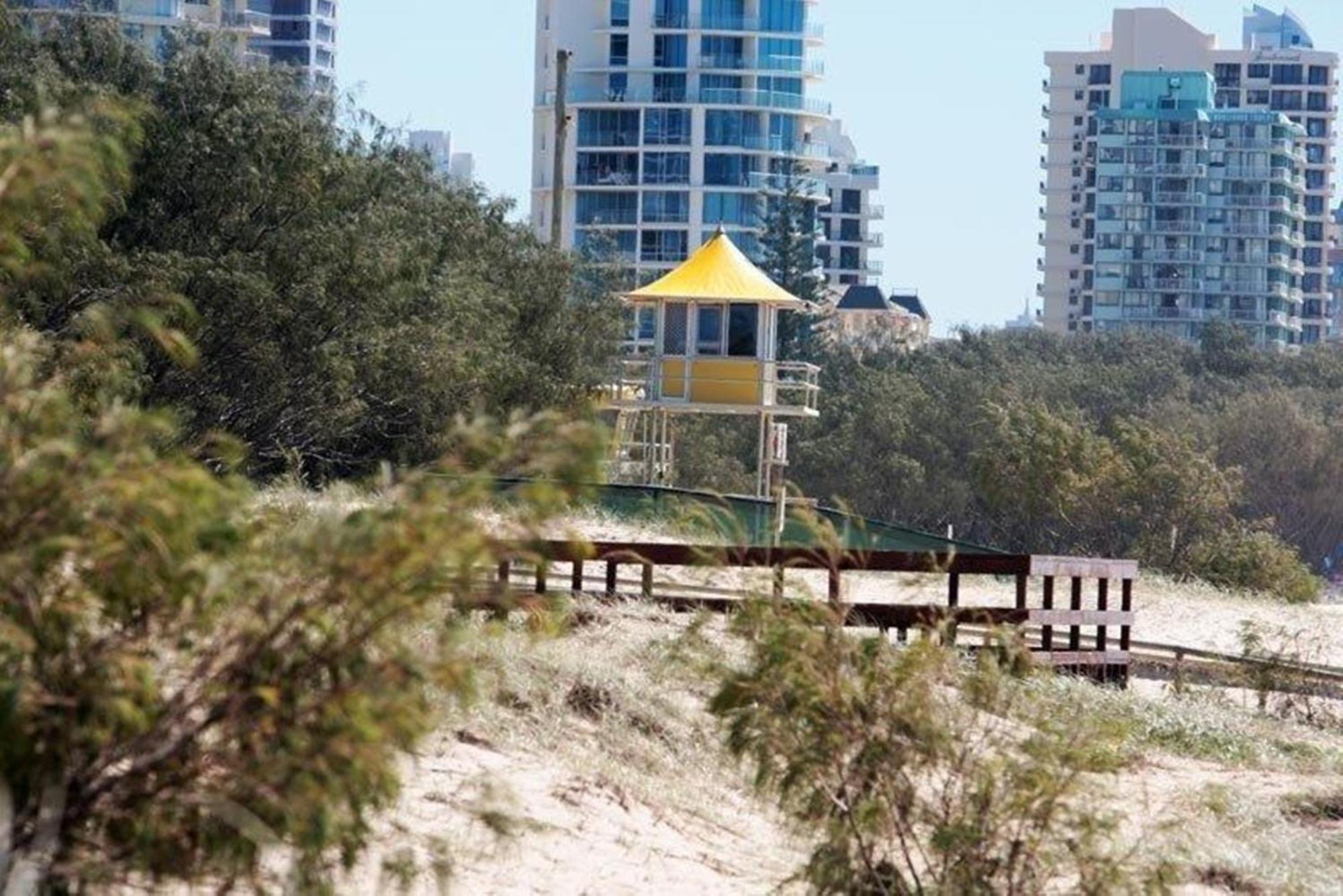 Surfers International Aparthotel 3*